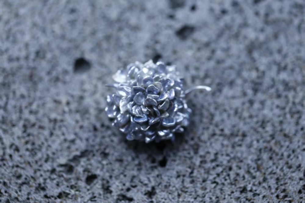 Hand-woven Flower-shaped South Sea Blue Keshi Pearl Brooch