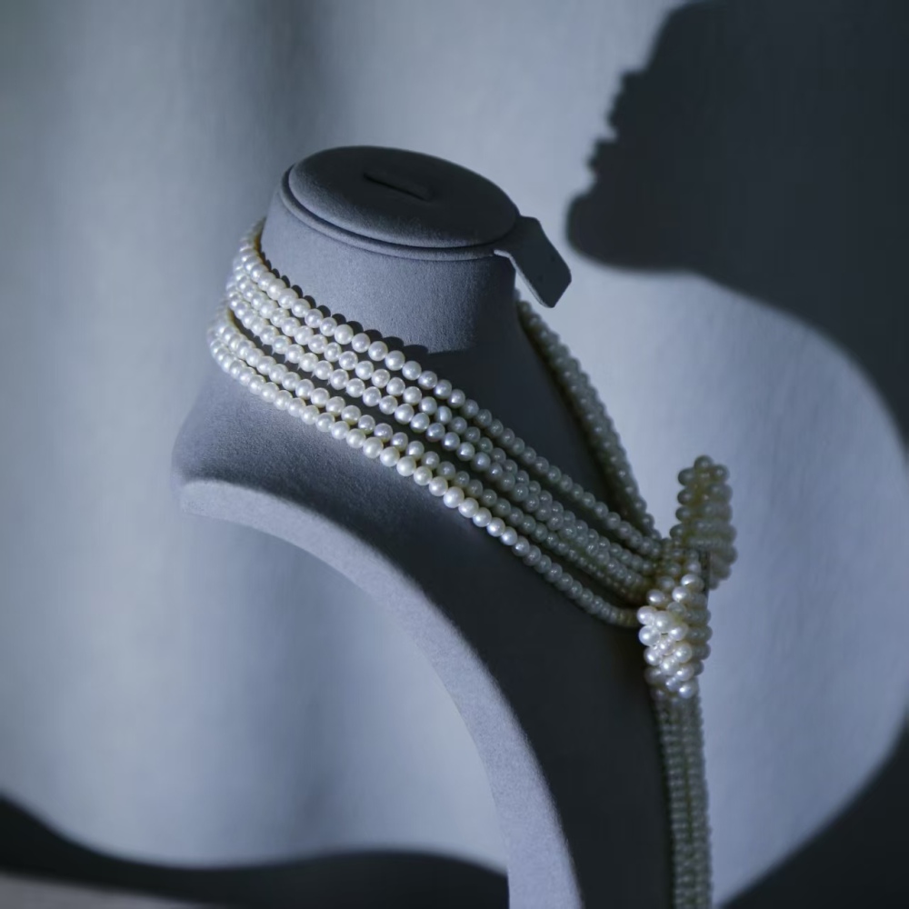 Freshwater white cuclear-free luxury hand-woven bowknot pearl choker necklace paired with 925 silver accessories