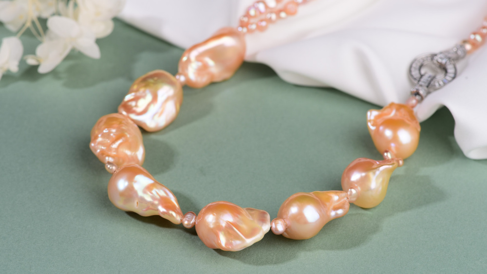 Freshwater champagne gold Baroque paired with nuclear-free pearl necklace