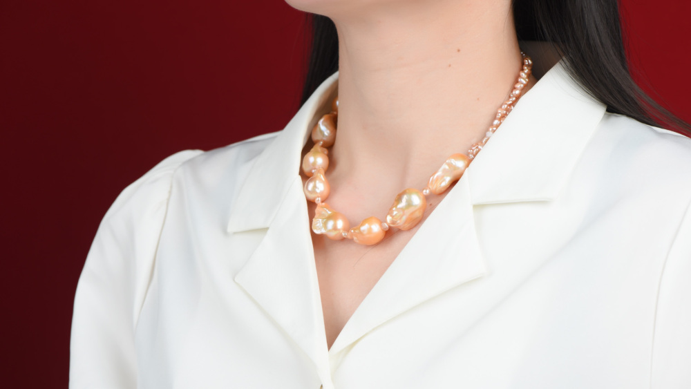 Freshwater champagne gold Baroque paired with nuclear-free pearl necklace