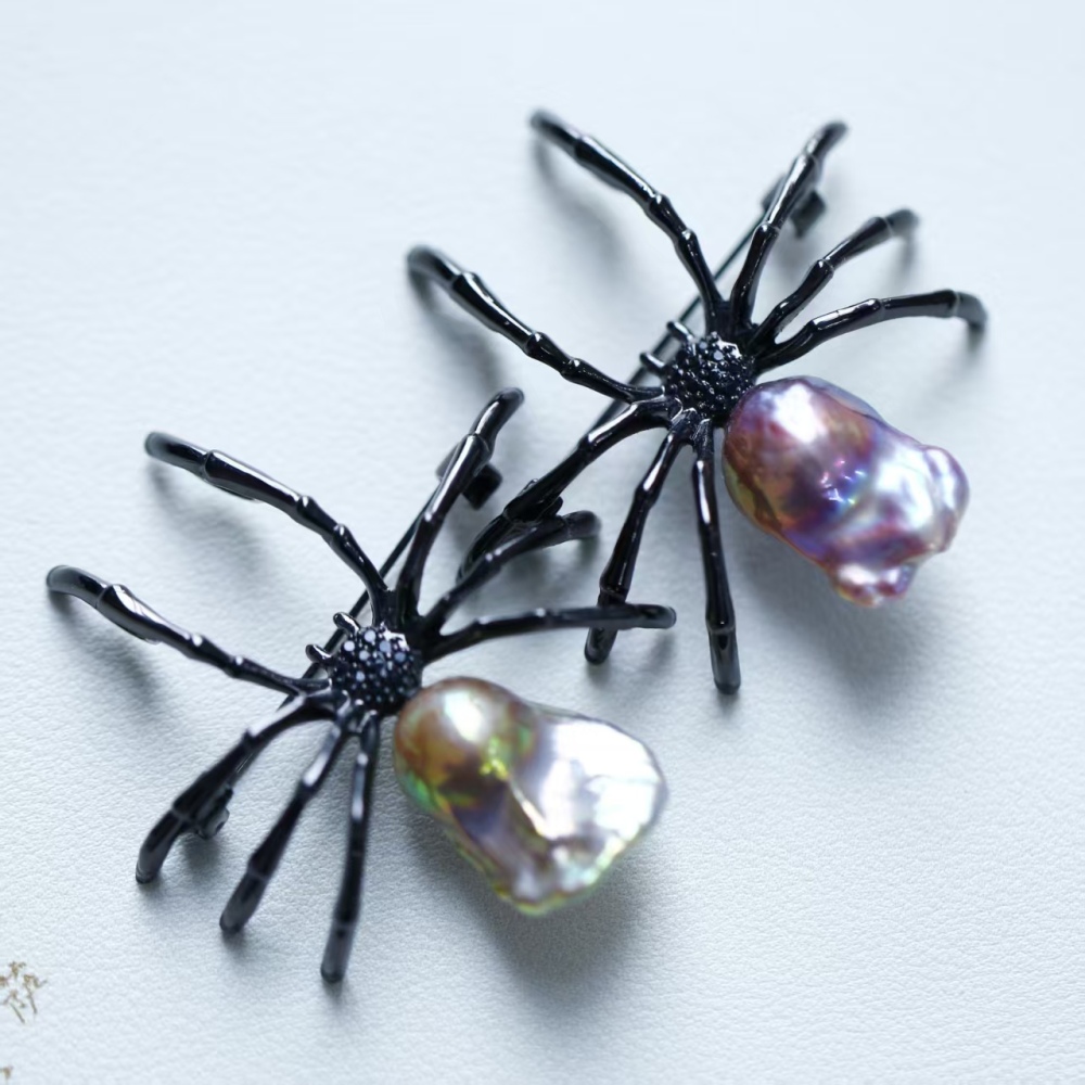 Freshwater purple-green metallic Baroque spider pearl brooch