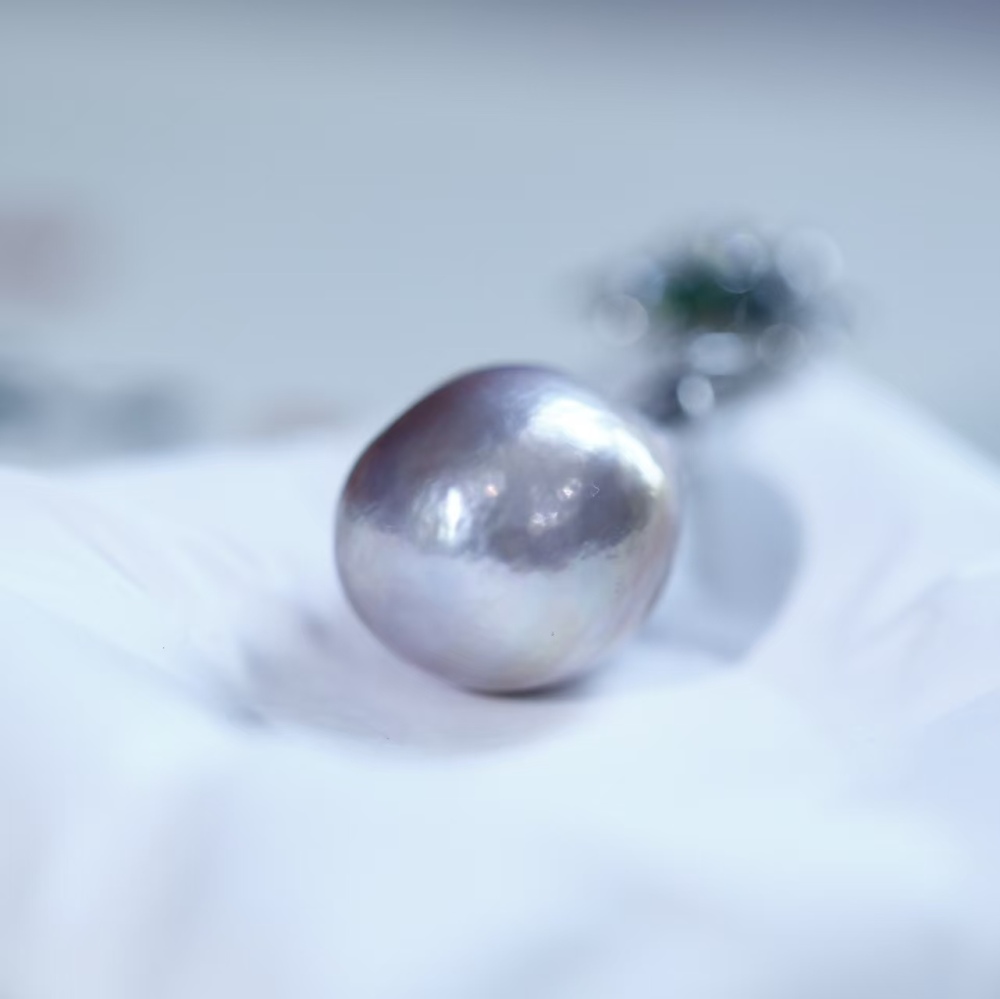 Large-sized freshwater light purple teardrop-shaped Baroque pearl silver inlaid pendant