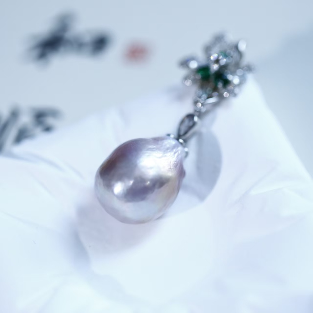 Large-sized freshwater light purple teardrop-shaped Baroque pearl silver inlaid pendant