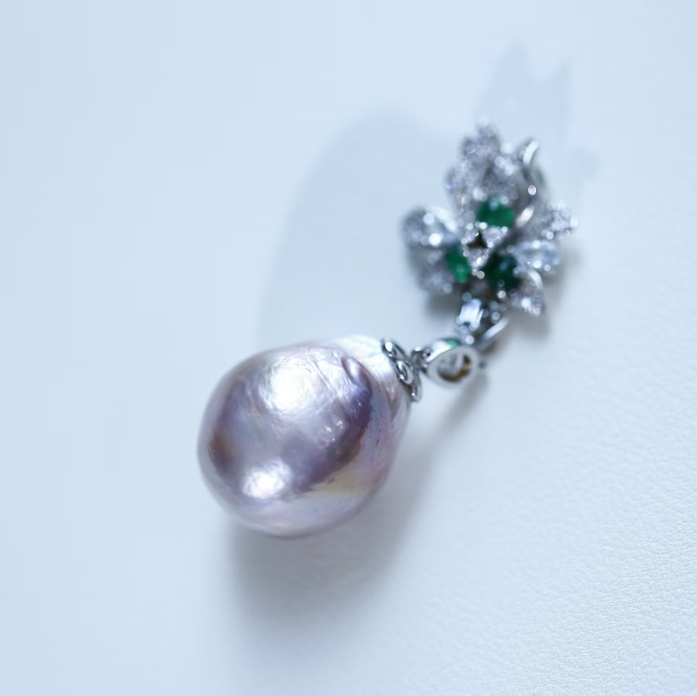 Large-sized freshwater light purple teardrop-shaped Baroque pearl silver inlaid pendant