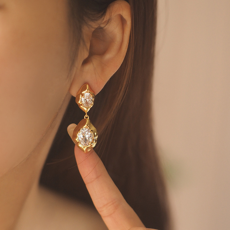 Original designer fashionable European and American style zircon tassel earrings, commuter lava geometric pattern personalized earrings