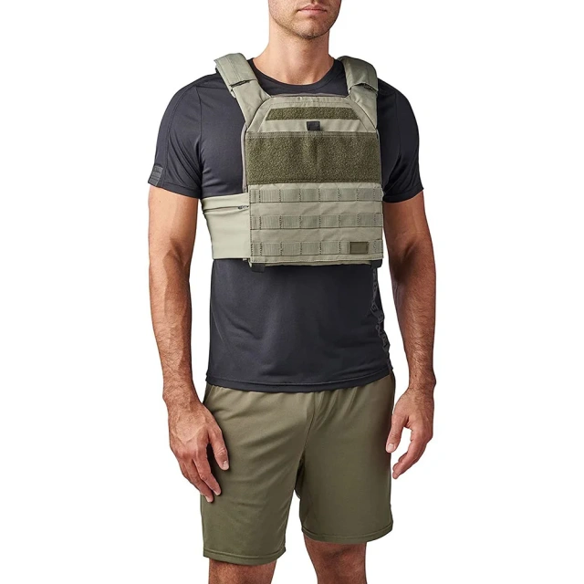 Customized 600D Nylon Tactical Training Vest Wear-Resistant Tactical Training Vest Lightweight Tactical Vest for Huntinghigh-quality Durable Lightweight stab-proof Training Vest Sports Training equipment security vest