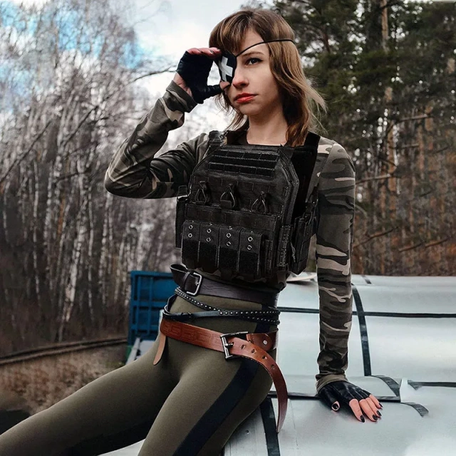 Training Vest for Men Quick Release Professional Vest Youth Adjustable  Training Vest Ultra-Light Breathable Assault Training Vest Lightweight stab-proof Sports Training vest  Training Vest Chest Rigs Kit with Sewn-in Tool Pouch Wear-resistant Li