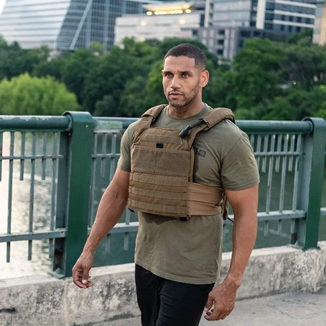 Customized Durable Breathable Training Weight Vest Multifunctional Adjustable Training Vest High Quality Training Vest  Cross Draw Digital Camo Training Vest Adjustable Training durable outdoors security Training vest