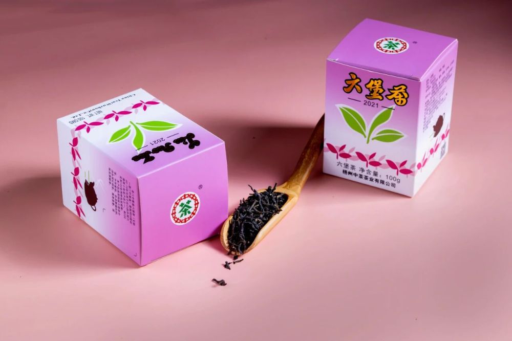 Classic Lao Bazu Zhongcha Purple Box Liubao Tea（100g）
