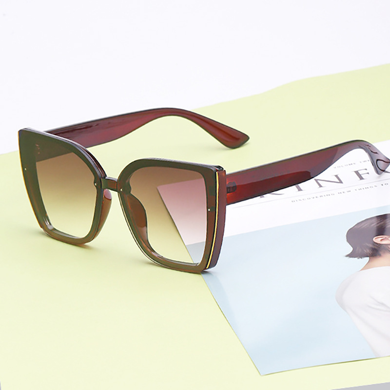 Fashion cat-eye oversized sunglasses for women; UV protection, Korean style glasses.