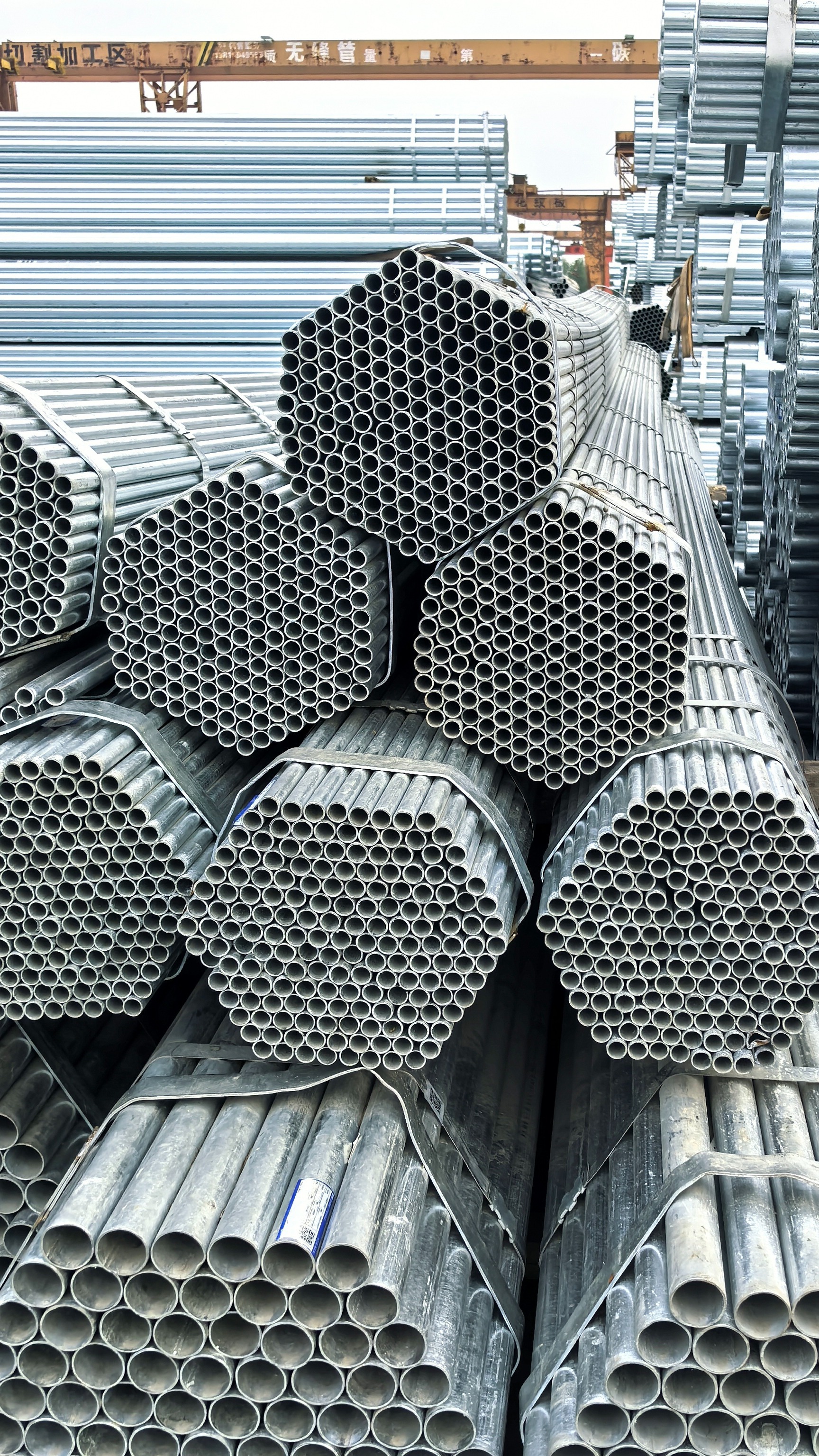 DC53D+Z Galvanized Pippe