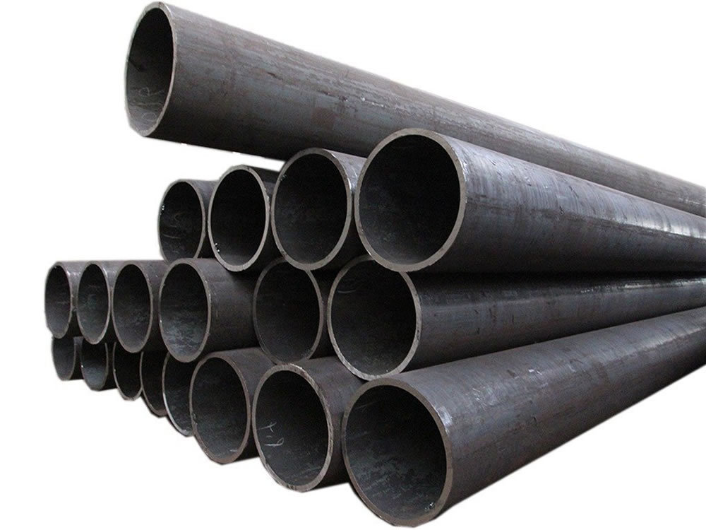 Seamless steel pipes for conveying fluids