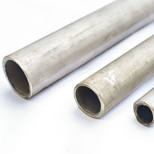 Seamless Carbon Steel Pipes for Conveying Fluids