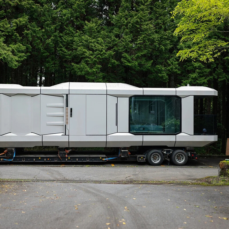 40ft Deluxe Space Capsule