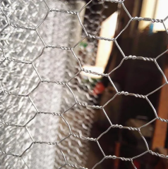 Galvanized Chain Link Mesh Wire 4mm PVC Coated Interlink Wire Fences