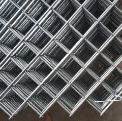 Galvanized Chain Link Mesh Wire 4mm PVC Coated Interlink Wire Fences