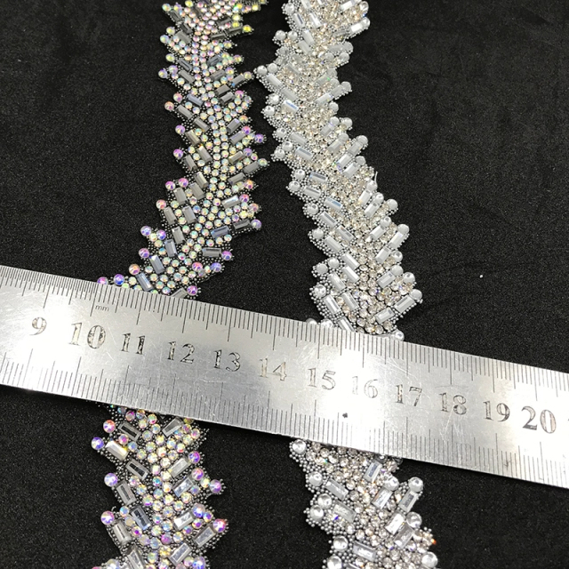 Leaf Shaped Diamond Jeweled Trim By The Yard Supplier