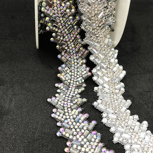 Leaf Shaped Diamond Jeweled Trim By The Yard Supplier