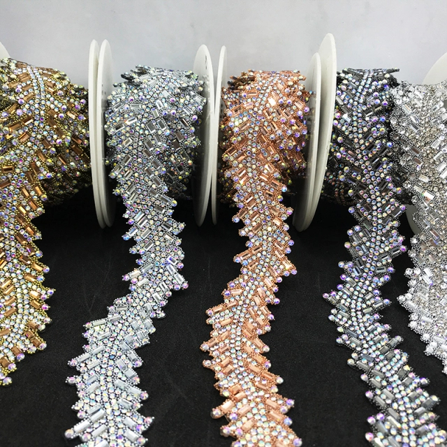Leaf Shaped Diamond Jeweled Trim By The Yard Supplier