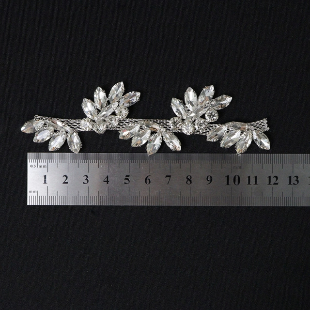 Shiny Leaf Shaped Rhinestone Chain Trim Factory