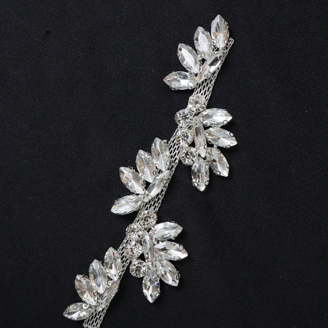 Shiny Leaf Shaped Rhinestone Chain Trim Factory