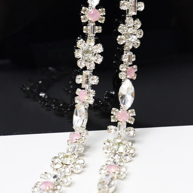 Sparkle Flower Shaped Rhinestone Trim for Sewing Wholesale