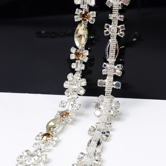 Sparkle Flower Shaped Rhinestone Trim for Sewing Wholesale