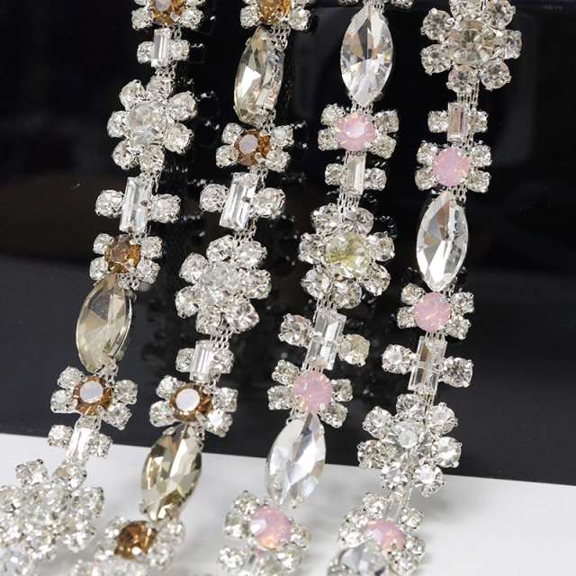 Sparkle Flower Shaped Rhinestone Trim for Sewing Wholesale