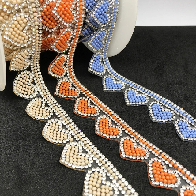 Sparkly Heart Shape Crystal Rhinestone Trimming Manufacturer