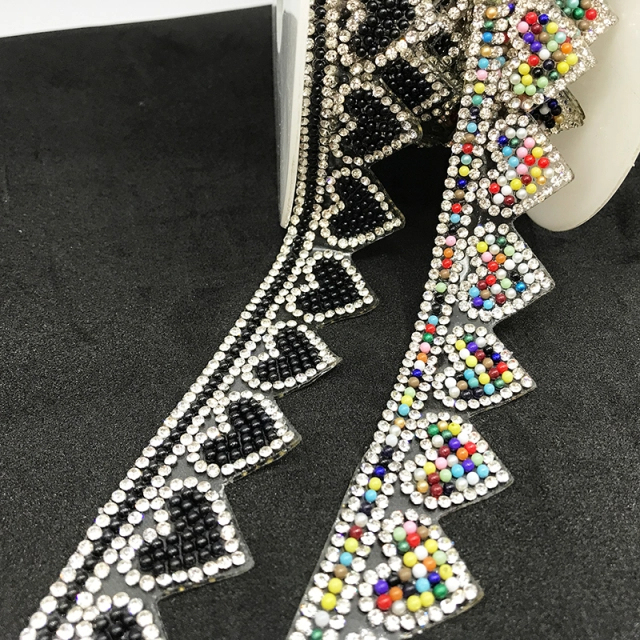 Sparkly Heart Shape Crystal Rhinestone Trimming Manufacturer