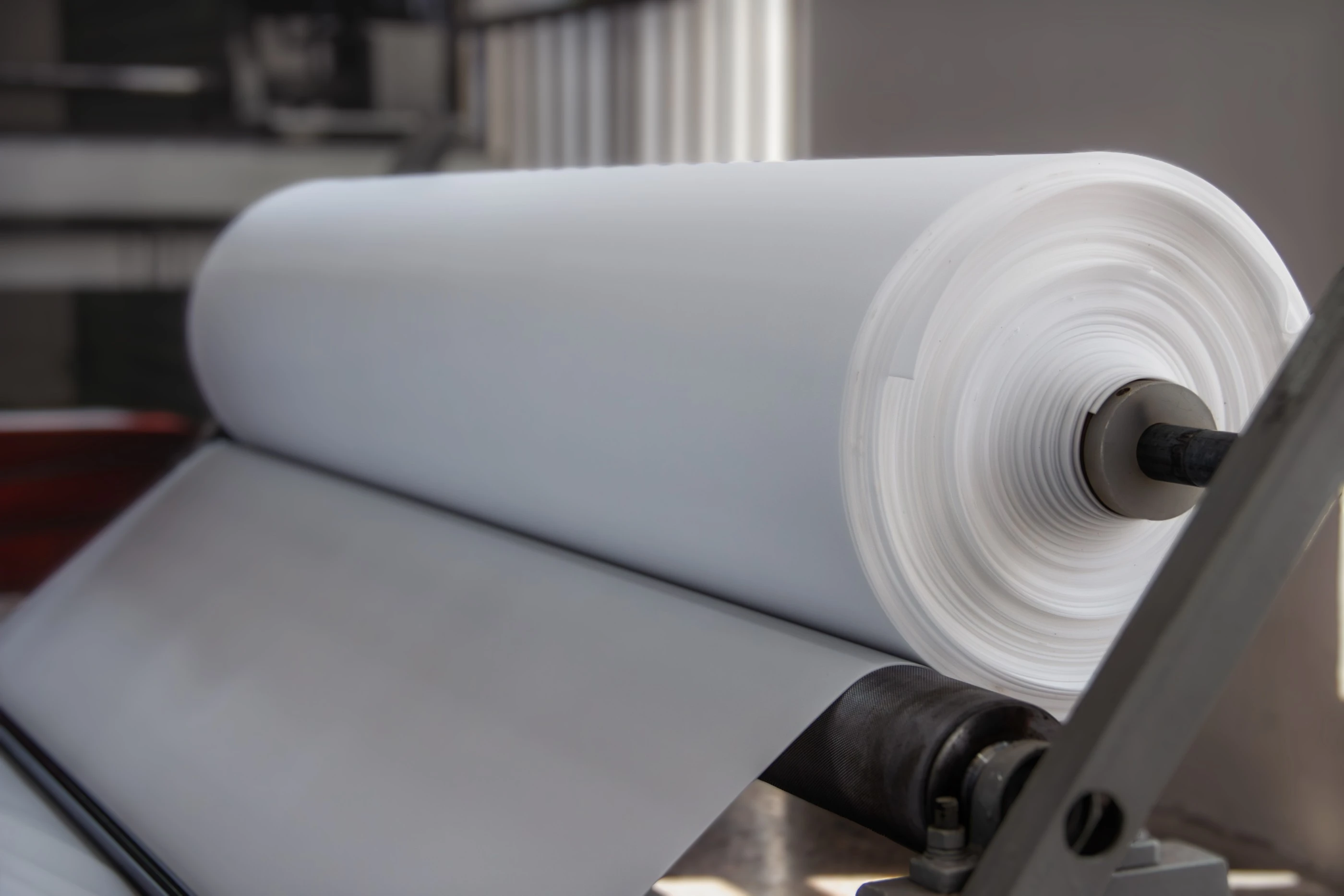 Melamine foam rolls for acoustic and thermal insulation manufacturing