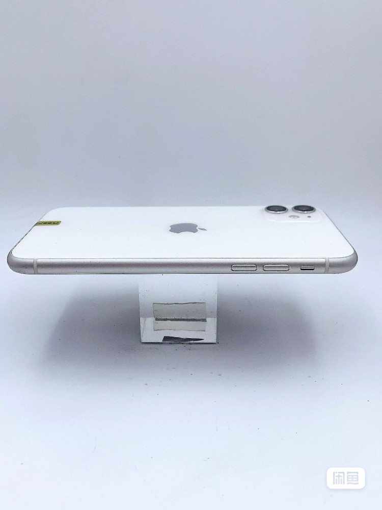 used and original iphone 11 white 95% battery healthy