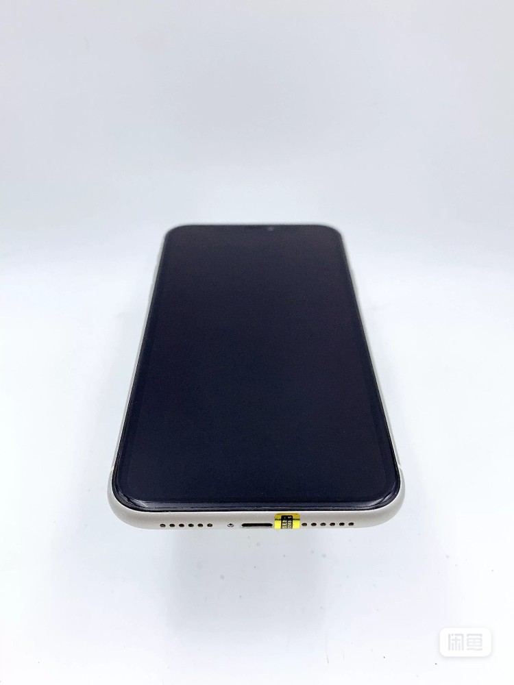 used and original iphone 11 white 95% battery healthy