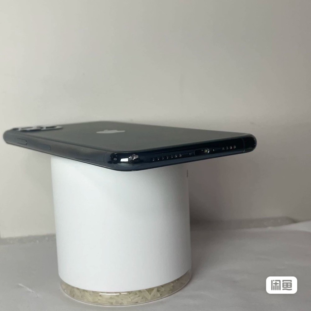 used and original iphone 11 pro max 512GB green 80%-89% battery healthy