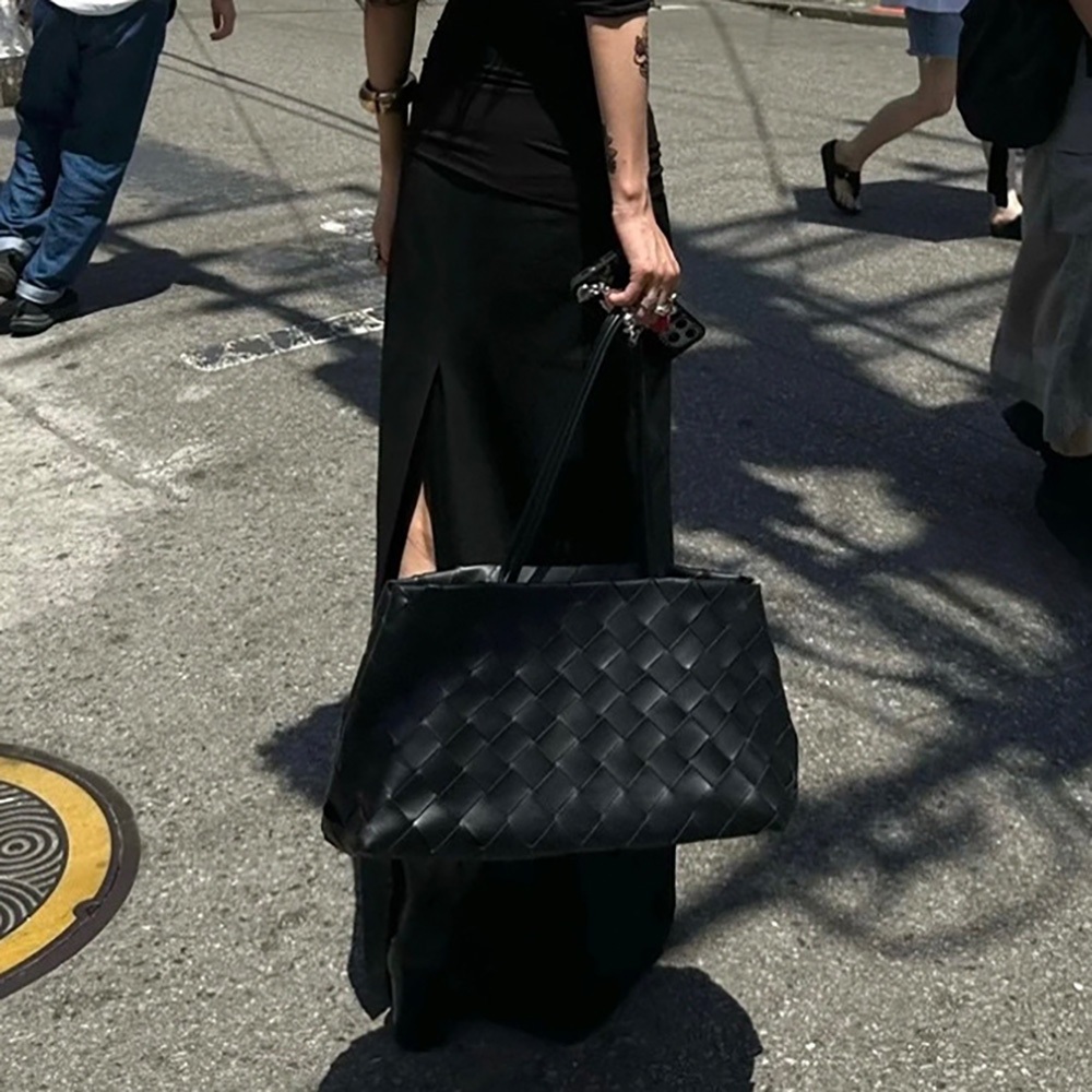 包包 托特包 腋下包 編織包 女生包包 真皮包包 單肩包 大容量手提包 韓系通勤包 編織托特包 黑色編織包