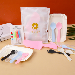 Paper plate cake tableware: Available in five-person and ten-person portions