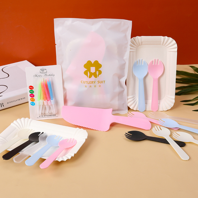 Paper plate cake tableware: Available in five-person and ten-person portions