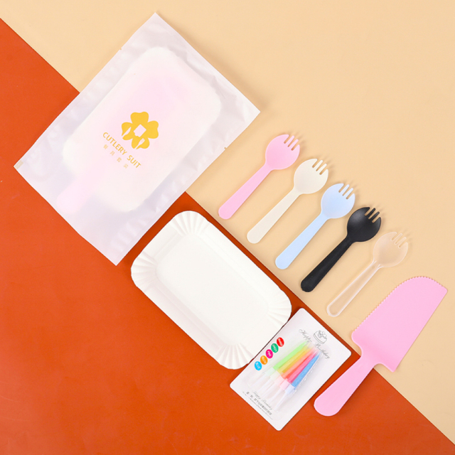 Paper plate cake tableware: Available in five-person and ten-person portions