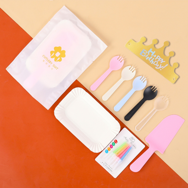 Paper plate cake tableware: Available in five-person and ten-person portions