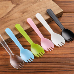 Colorful forks come in a variety of colors and combinations