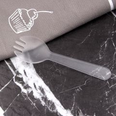 Colorful forks come in a variety of colors and combinations