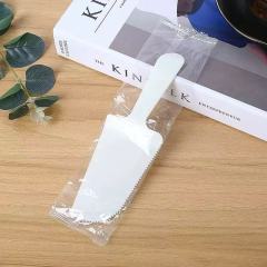 Plastic cake knife: Bringing convenience to your life