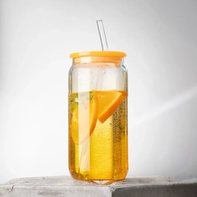 Hot Selling 480ML Can Shape Iced Coffee Cup with Plastic Lid and Straw High Borosilicate Glass Cup Tumbler Cup