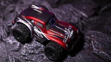 High-Speed Climbing RC Off-Road Car