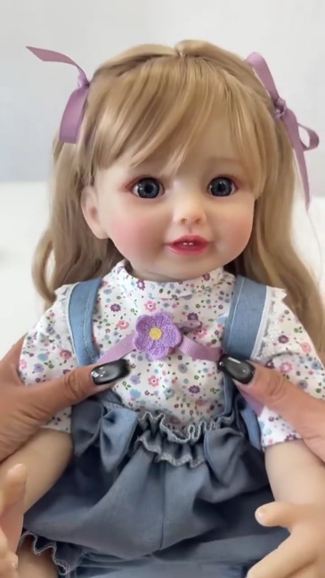 Reborn Baby Girl Doll - Ultra-Realistic Silicone Toy