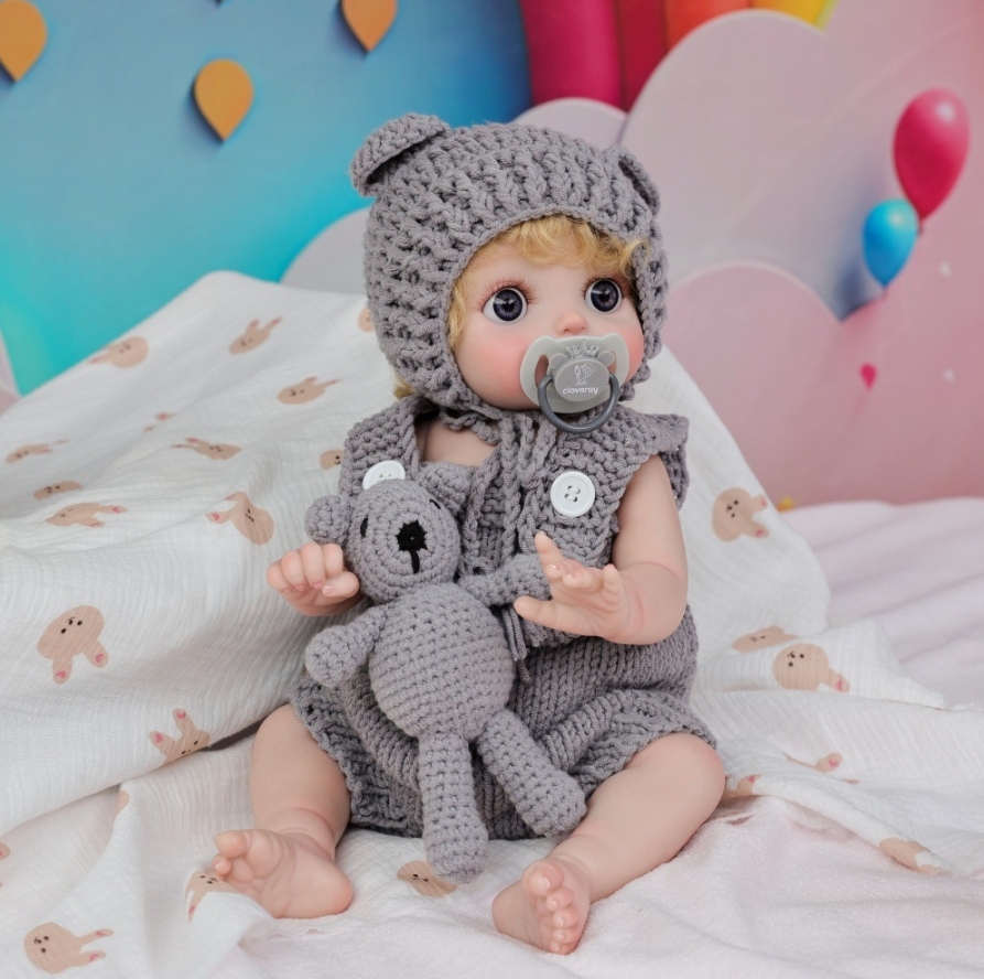 Warm Fleece Story · Reborn Baby Doll (White/Gray Sweater Set)