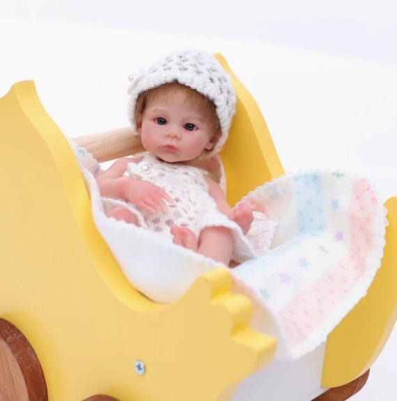 Stargaze Pupil · Full Solid Silicone Lifelike Reborn Baby Doll with Bright Eyes