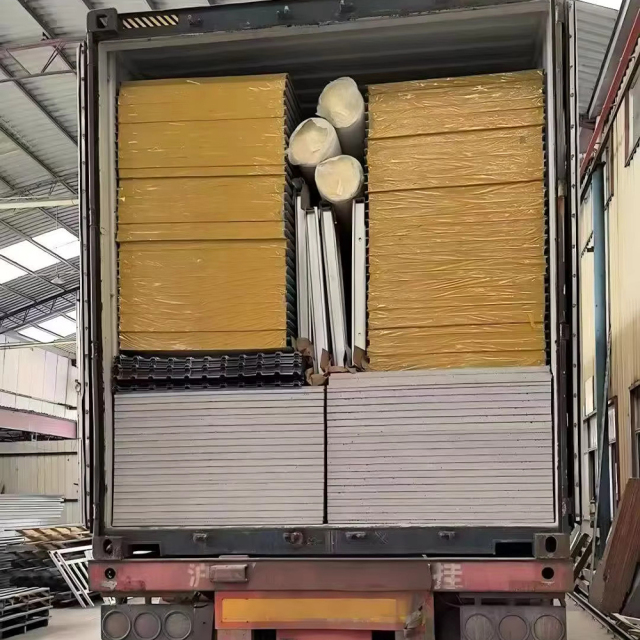 Detachable container houses / Compact detachable flat-pack container houses