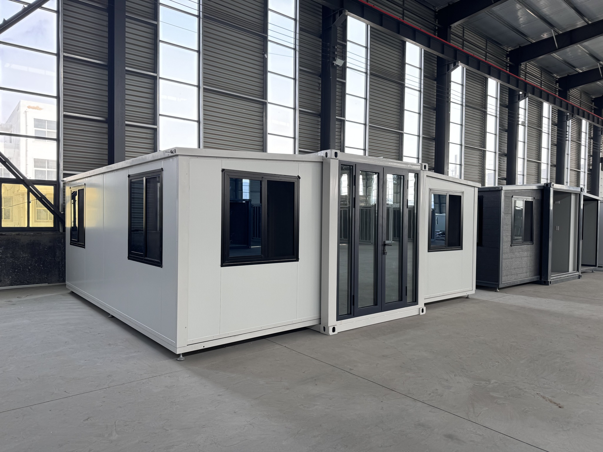 Prefabricated Custom-Colour Option 20ft 40ft Expandable Container House