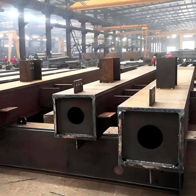 Welded Structural Steel Beams Perfection Cross Section Round Steel Column and Square Steel Columns for Construction
